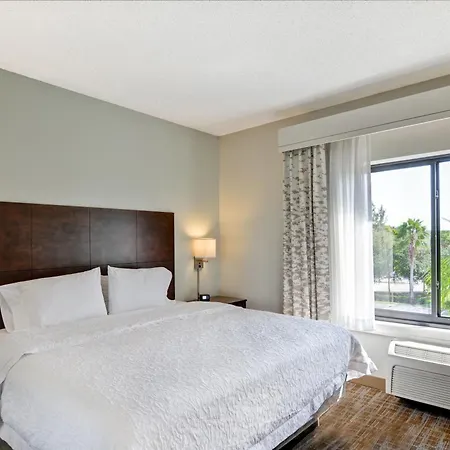 Hampton Inn & Suites Boynton Beach-2