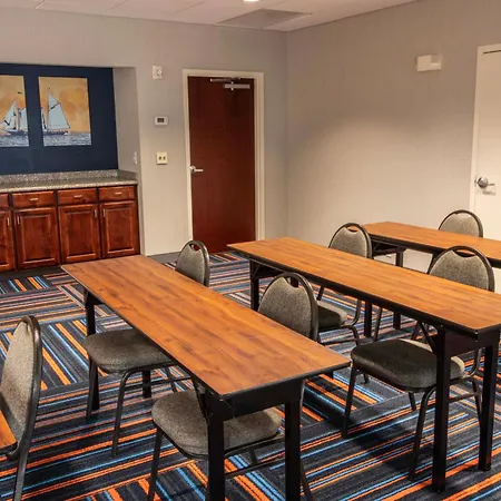Hampton Inn & Suites Norfolk-Airport-2