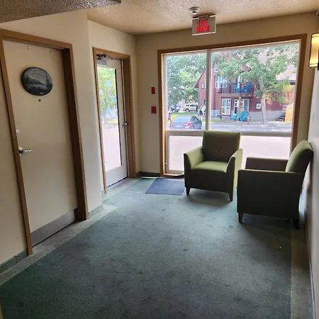 Waterton Lakes Lodge Resort-3