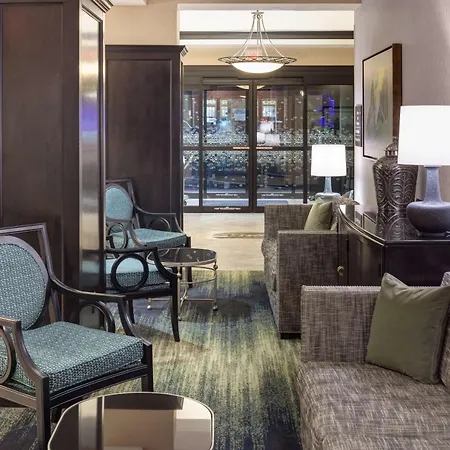 Hampton Inn & Suites Gainesville Downtown-3