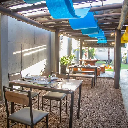 Shelter Hostel E Pousada-2