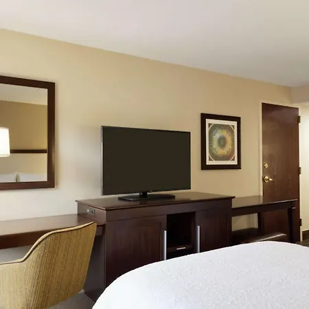 Hampton Inn And Suites Springdale-2