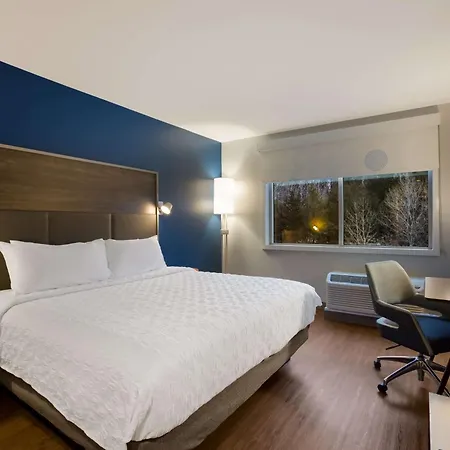 Tru By Hilton Traverse City-2