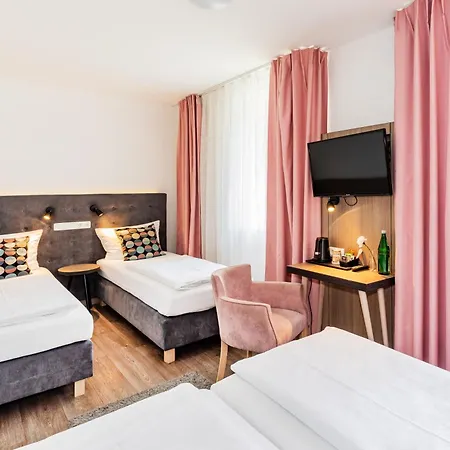 Home Hotel-2
