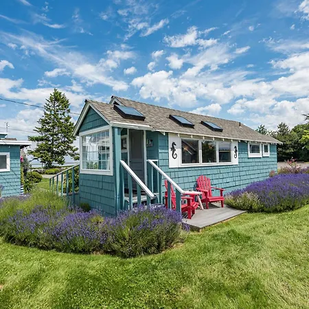 Juan De Fuca Waterfront Hotel & Cottages-3