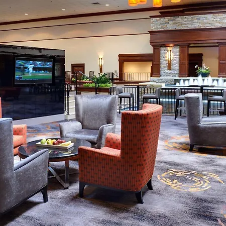 Doubletree By Hilton Dearborn-3