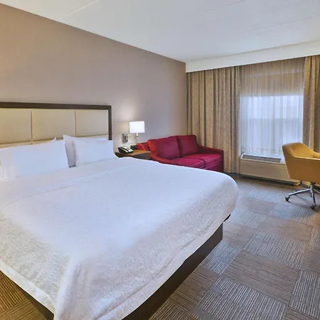 Hampton Inn & Suites Providence-Warwick Airport-3