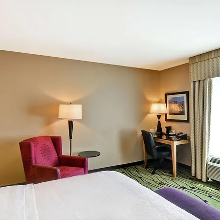 Hampton Inn & Suites Crabtree-2