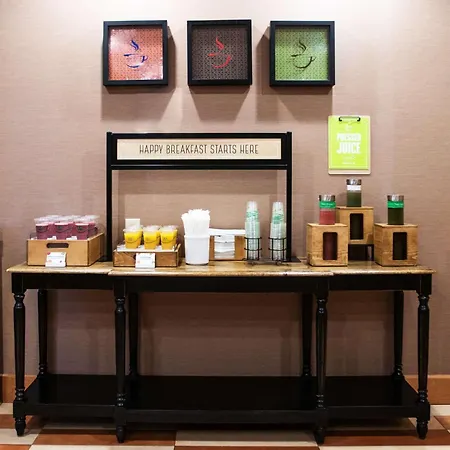 Hampton Inn Gloucester-2