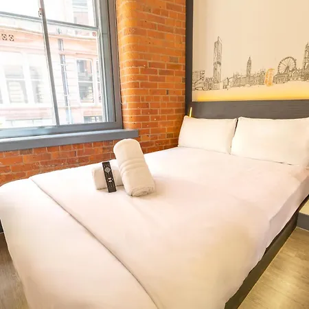 Easyhotel Manchester-3