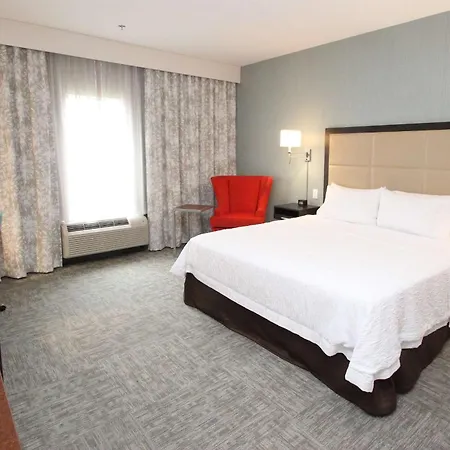 Hampton Inn- Suffolk-3