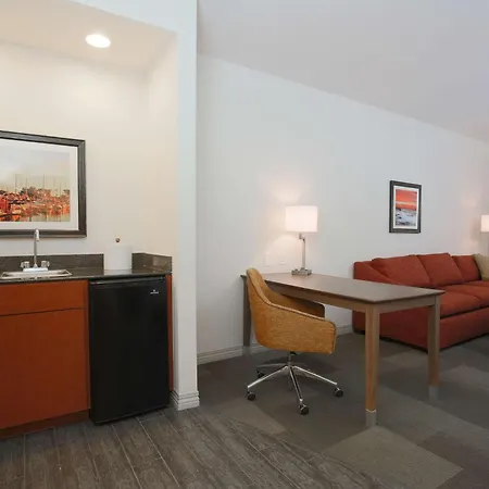 Hampton Inn & Suites Camarillo-2