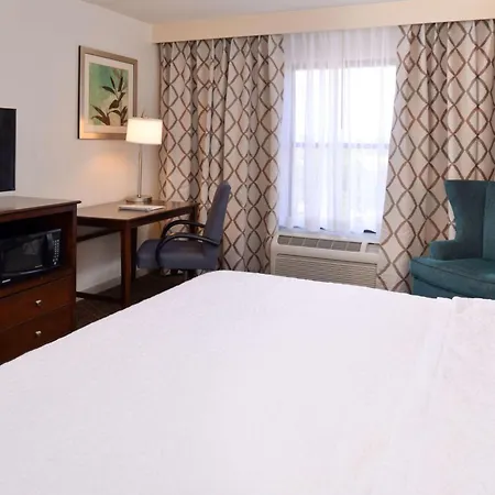 Hampton Inn & Suites Pueblo-Southgate-3