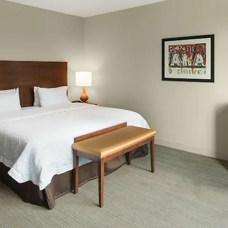 Hampton Inn & Suites Little Rock-Downtown-2
