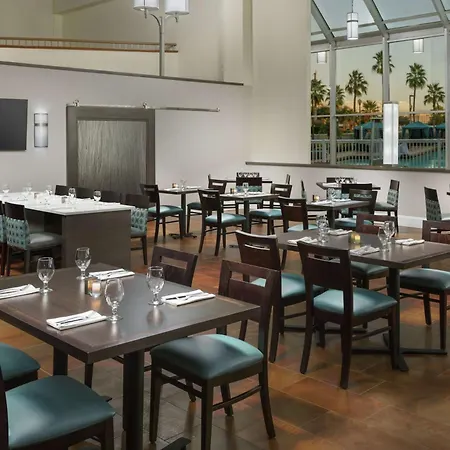 Doubletree By Hilton Orlando Airport Hotel-2