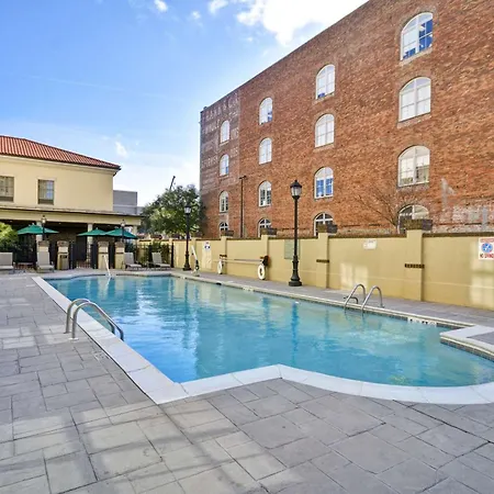 Hampton Inn & Suites Savannah Historic District-3