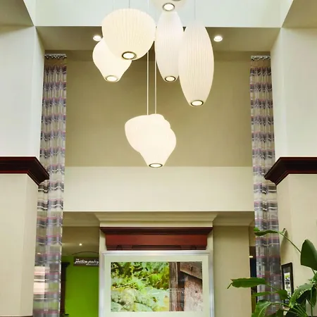 Hilton Garden Inn Niagara-On-The-Lake-2