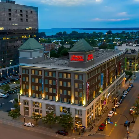 Hampton Inn & Suites Buffalo/Downtown-3