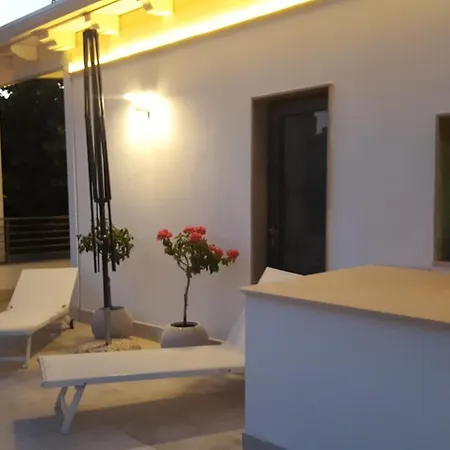 B&B DEL CORSO - Foggia - AMBIENTE SANIFICATO CON GENERATORE DI OZONO E LAMPADE GERMICIDA AD OZONO PER LA DISINFEZIONE DI ARIA E AMBIENTI - Parcheggio Custudito a pagamento - Netlifix TV-3