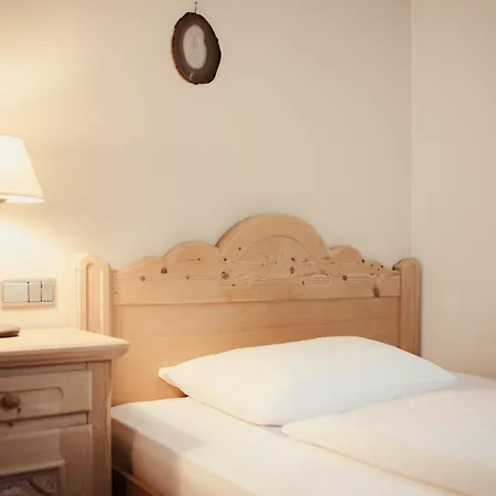 Kristallhotel Corona-Krone-2