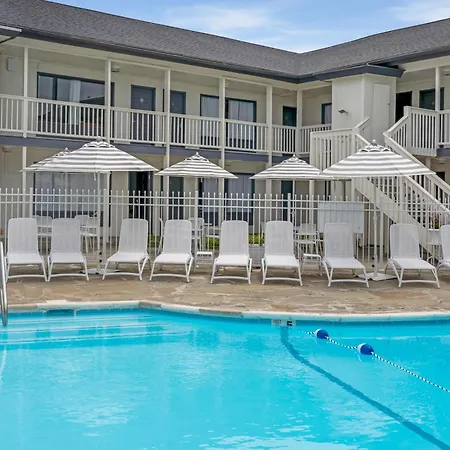 A Wave Inn - Montauk-3
