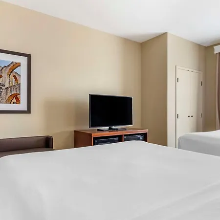 Comfort Suites Medical Center Near Six Flags-3