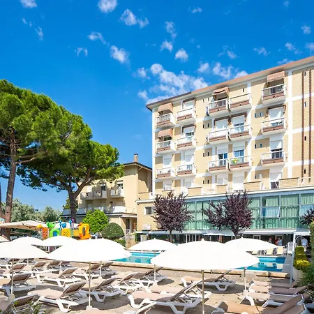 Lotus Hotel All Inclusive & Spiaggia-2
