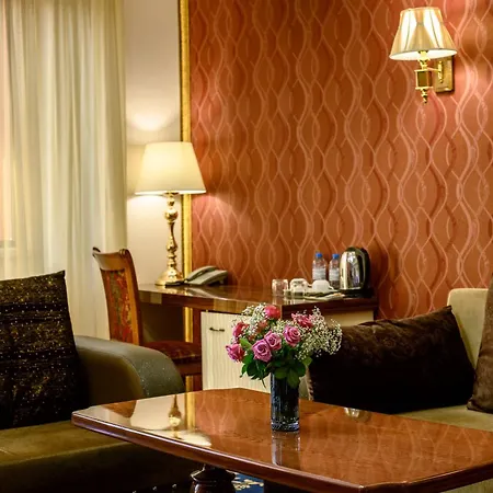 Royal Plaza By Stellar Hotels, Yerevan-2