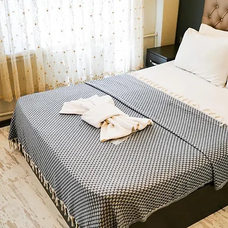 Paradise Hotel-3