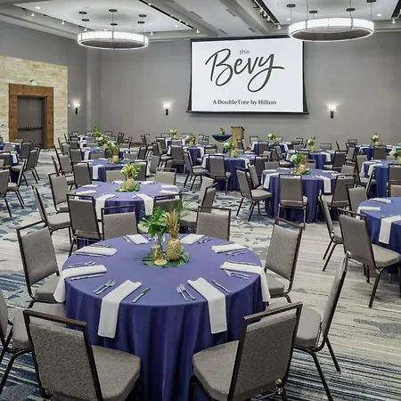 The Bevy Hotel Boerne, A Doubletree By Hilton-3