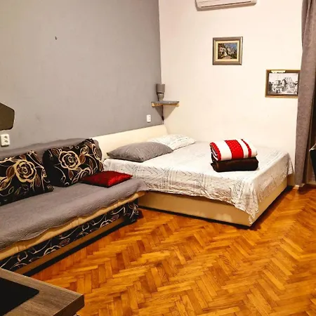 Central Jardin Guest House Split-2