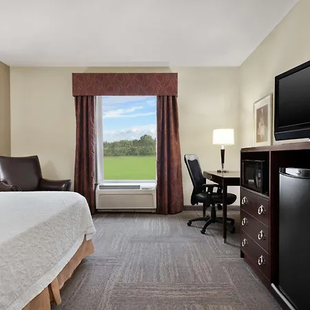 Hampton Inn & Suites Brunswick-3