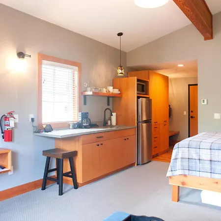 The Suites On Main-2