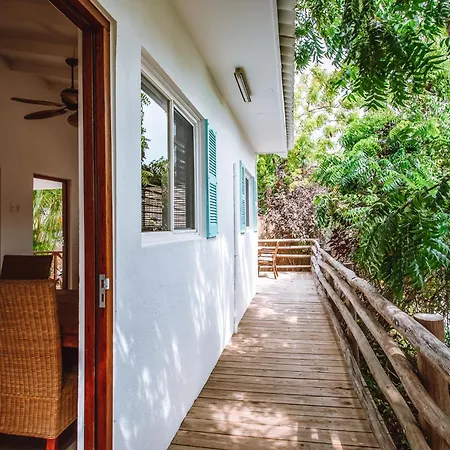Tuk Tropical Boutique Resort Jan Thiel-3