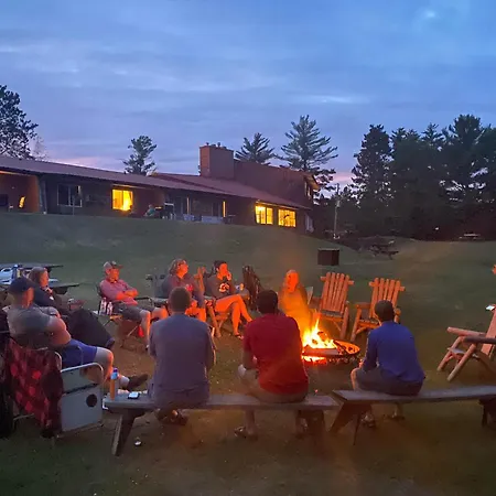 Hiawatha Lodge Inn-3
