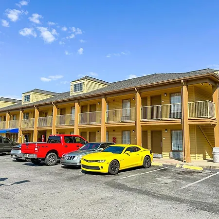 Bonita Lakes Inn By Capital O Meridian I20-3