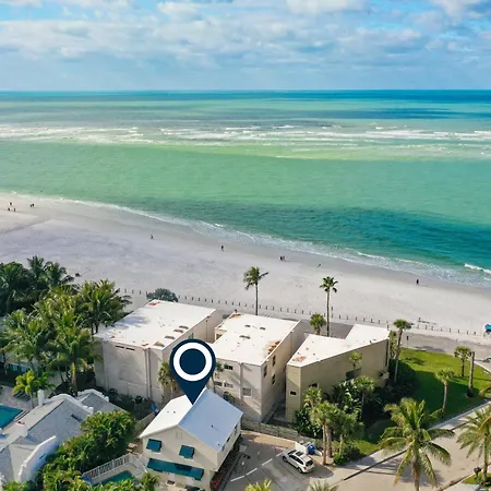 Parrot Beach Cottages Suite #2-3