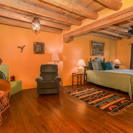 Casa Benavides Inn-3