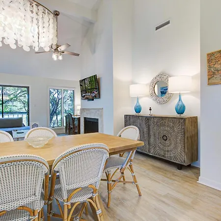 4552 Parkside Villa-3