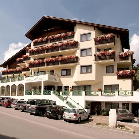 Hotel Garni Alpenruh-Micheluzzi-2