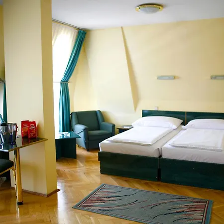 Hotel Bara Budapest-3