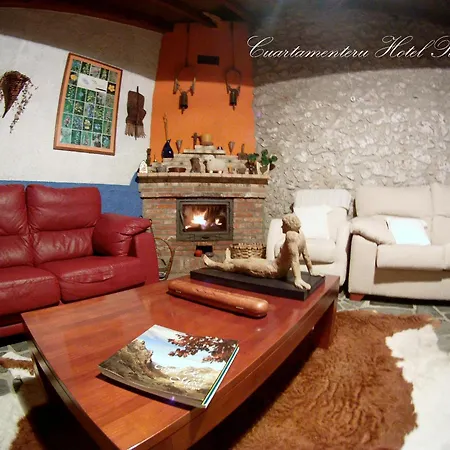 Hotel Rural Cuartamenteru-3