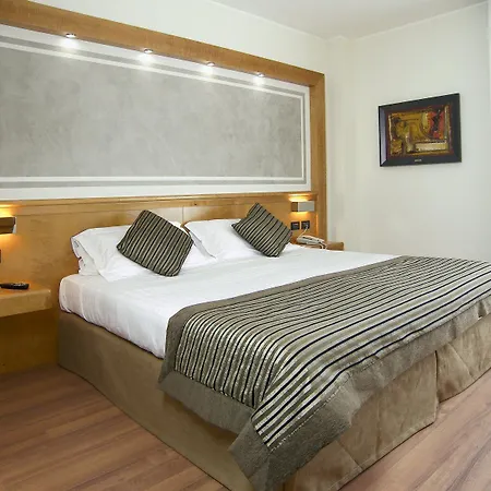 Hotel President-3