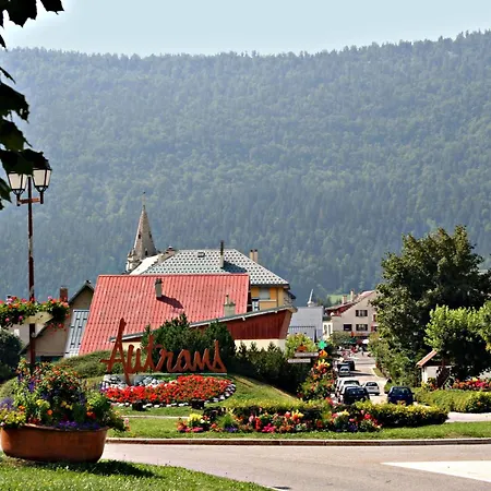 Logis Le Vernay-2