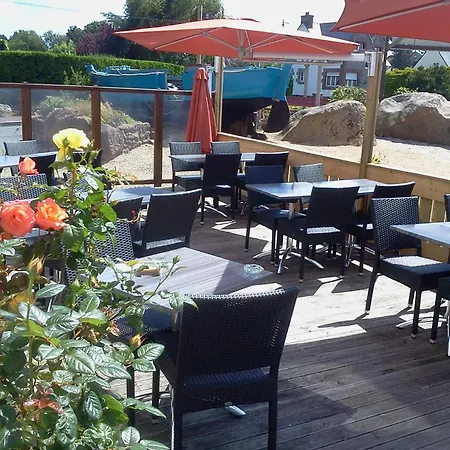 Logis Hotel Restaurant Le Phare-2