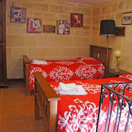 Luciano Valletta Boutique-2