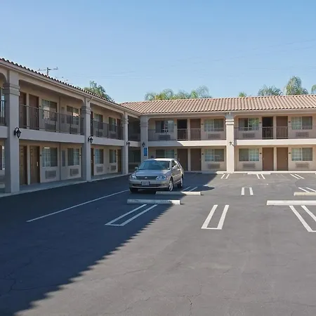 Burbank Inn And Suites-2