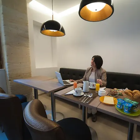 Central Hotel-3