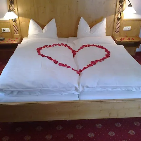 Tourist Hotel Boehm-2