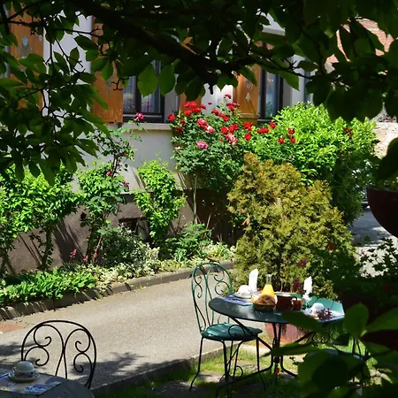 Logis Hôtel du Centre - Halte idéale en cyclotourisme avec garage à vélos clos-3